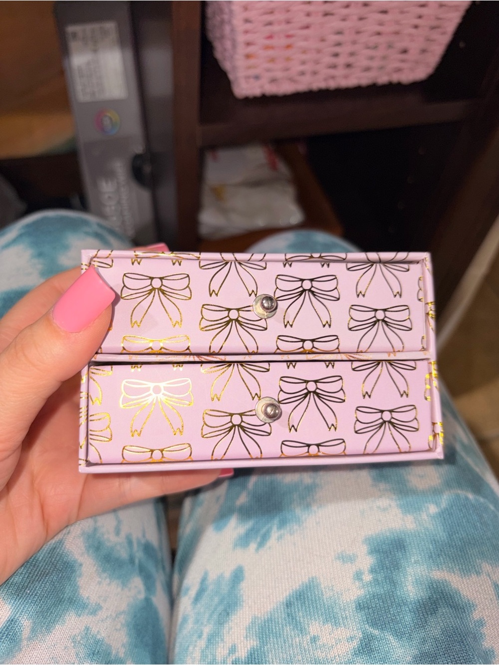 Lilac Bow Pattern Box - Picture 4 of 4